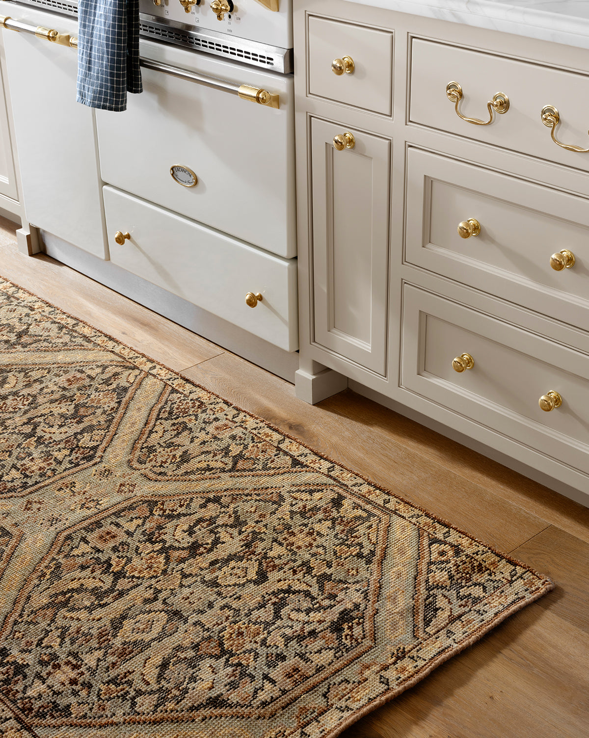 Sicilia Hand-Knotted Wool Rug